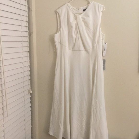 NWT Maggy London white swing dress w knotted neck - Picture 2 of 2